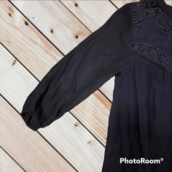 Mine Navy Button Down with Lace Detail M - Picture 3 of 5